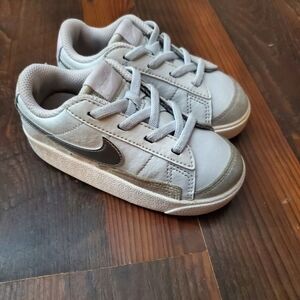 Childrens Nike blazer low 77